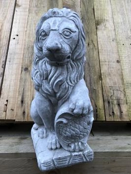 Lion assis - statue animal en pierre - 41 cm - classique