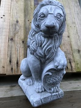Lion assis - statue animal en pierre - 41 cm - classique