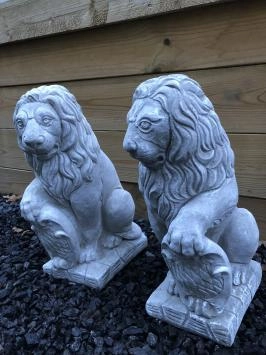 Lion assis - statue animal en pierre - 41 cm - classique