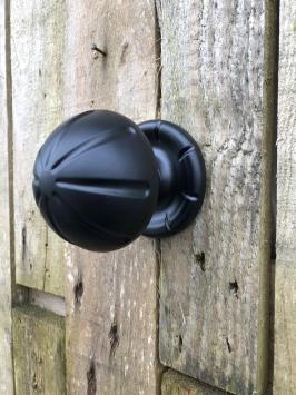 Poignée de porte lourde noire, métal noir avec pied rosace noir (fixe)