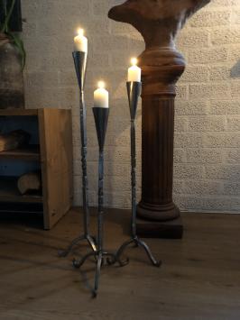 Feiner schmiedeeiserner Kerzenhalter, 1 Arm, großes Format, schöne dekorative Schmiedearbeit!