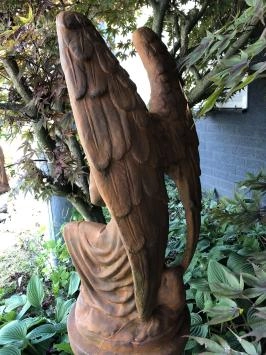 Ange à genoux - pierre - 82 cm - oxyde - avec ailes