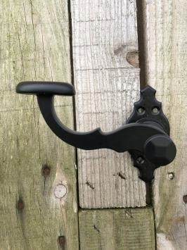 Magnifique ensemble de quincaillerie de porte en métal noir, avec serrure à ressort sur les rosettes
