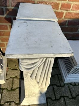 Colonne à motif de clé grecque et tissu - pierre - 79 cm