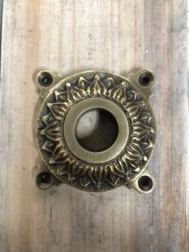 Bouton historique en laiton pour la porte d'entrée, bouton de porte avec une belle rosace, laiton.