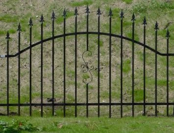 Paal voor hekwerk, sierhekwerk, tuinhekwerk, zie beschrijving