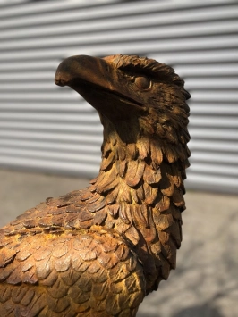 Sitzender Adler auf Felsen - Gartenstatue aus Stein - 70 cm - rustikal