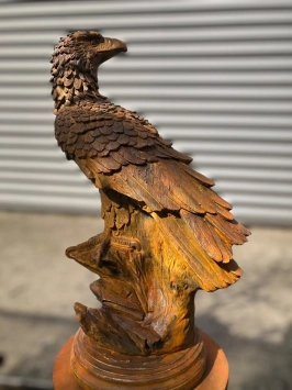 Aigle assis sur rocher - statue de jardin en pierre - 70 cm - rustique