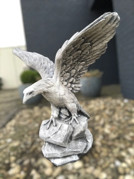 Aigle - statue animalière en pierre - 100 x 110 cm - classique