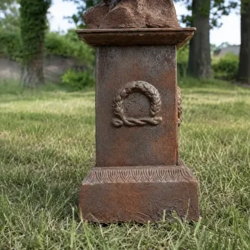 Adler auf Sockel – 96 cm – Gartenstatue aus Gusseisen