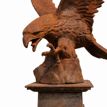 Aigle sur piédestal – 96 cm – statue de jardin en fonte rouillée