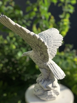 Aigle - ailes levées - statue en pierre - 60 cm - classique