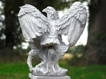 Aigle – 57 x 54 cm – statue en pierre – décoration détaillée