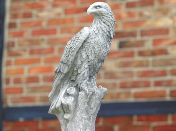 Adler auf Sockel - 165 cm - massiver Stein - naturgetreu