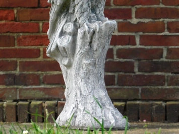 Adler auf Baumstumpf – Gartenfigur – 105 cm – Stein
