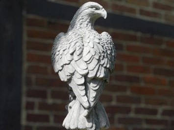 Aigle sur souche d'arbre - statue de jardin - 105 cm - pierre