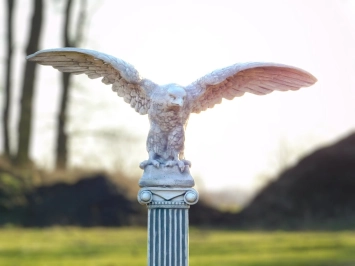 Adler XXL auf Sockel - 160 cm - Garten Statue Stein