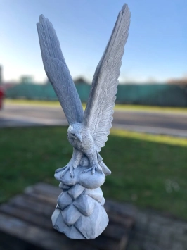Vliegende adelaar - stenen dierenbeeld - 180 cm - klassiek