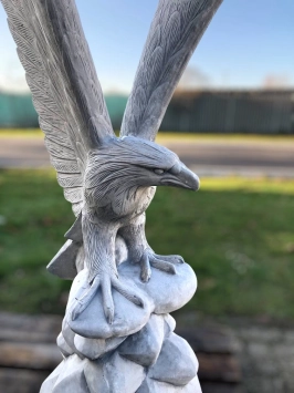 Fliegender Adler - Tierstatue aus Stein - 180 cm - klassisch
