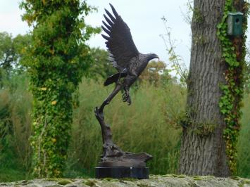 Bronzen beeld adelaar, 51 cm hoog, dierensculptuur op marmeren voet