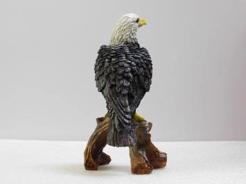 Aigle sur souche d'arbre - statue en polystone - 37 cm - en couleur
