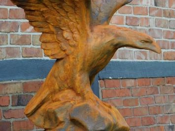 Aigle volant - statue en pierre - 120 x 140 cm - oxyde