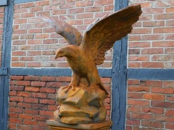 Aigle volant - statue en pierre - 120 x 140 cm - oxyde