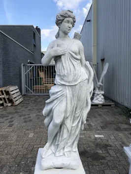 Statue de jardin d'Artémis – Pierre – 143 cm – Déesse grecque