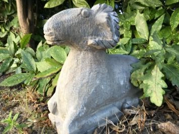 Bélier indonésien - statue animal en pierre - 31 cm - sculptée à la main