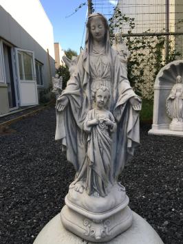 Maria mit dem Kind, voll von Stein