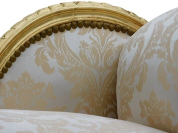 Vintage Chaiselongue – Barockstil – goldfarbenes Holz – beige
