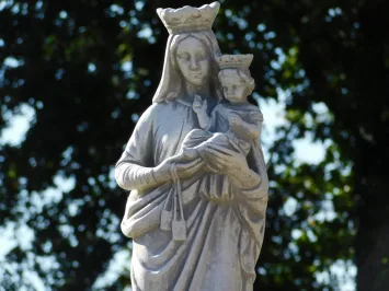 Madonna mit Kind auf Sockel – religiöse Gartenfigur – 130 cm