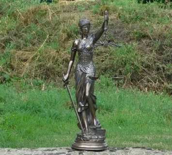 Dame Justice – 76 cm – statue en polyrésine aspect bronze