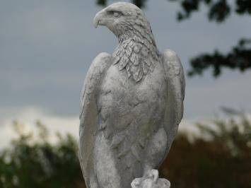 Stenen tuinbeeld adelaar op rots – dierenbeeld – 50 cm