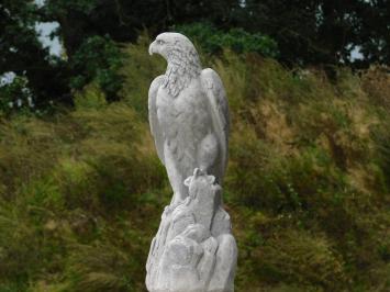Statue de jardin aigle sur rocher en pierre – 50 cm