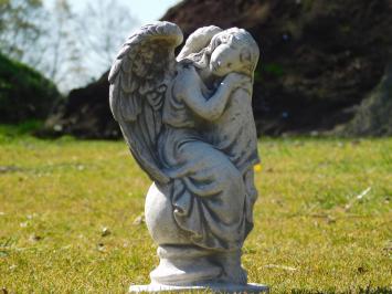 Figur „Engel auf Kugel“ – 36 cm – Stein