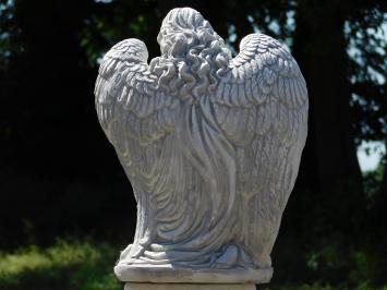Beeld engel op ronde sokkel - 73 cm - steen - klassiek