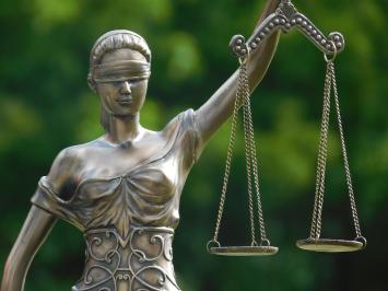 Eenmalig: Beeld Vrouwe Justitia - 46 cm - Polystone in Brons