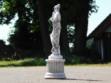 Tuinbeeld vrouw op ronde sokkel - 88 cm - steen - klassiek