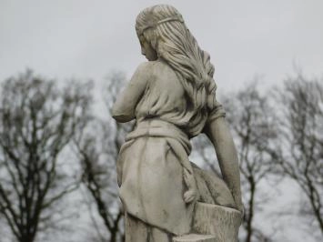 Femme à la cruche - statue en pierre - 68 cm - détaillée