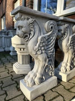 Säule mit Löwe - Stein Wandsäule - 72 cm - klassisch