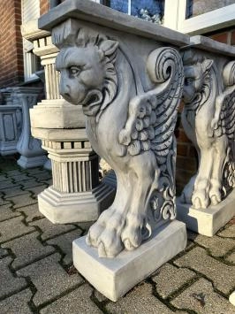 Säule mit Löwe - Stein Wandsäule - 72 cm - klassisch