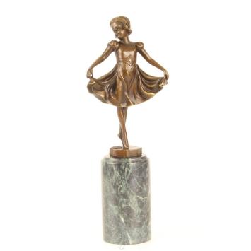 Een bronzen beeld/sculptuur 'Lieselotte'