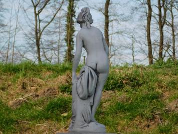 Beeld Half Naakte Vrouw op Sokkel - 125 cm - Steen