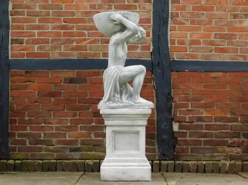 Klassische Atlas-Statue mit Sockel und Waage – 147 cm Stein