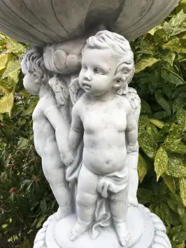 Vase de jardin avec anges – pierre – 65 cm – ornement classique