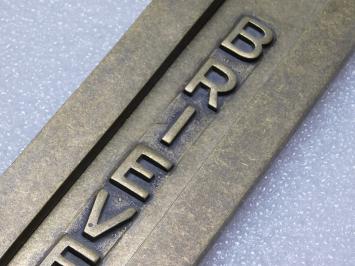 Briefkasten LETTERS - Vertikal - Antik Messing