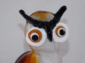 Statue en verre Hibou brun dans le style Murano