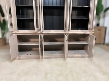 Buffetkast lichtgrijs – 235 cm – grote vitrinekast met glas