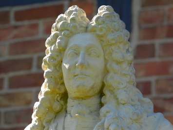 Buste vintage de Louis XIV sur socle - 170 cm - Pierre moulée classique